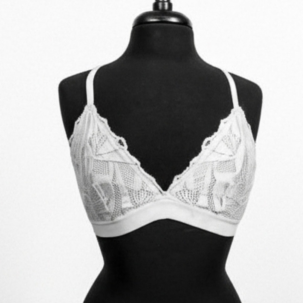Aerie Lace Bralette Off White Large Stretchy Feminine Strappy Back